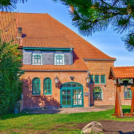 Haus 8 * Wendorf (Kuhlen-Wendorf)